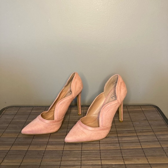 JC Pink Faux Suede 
Pumps Heels Stilettos 
Size 8 
Sexy Club - Picture 8 of 9